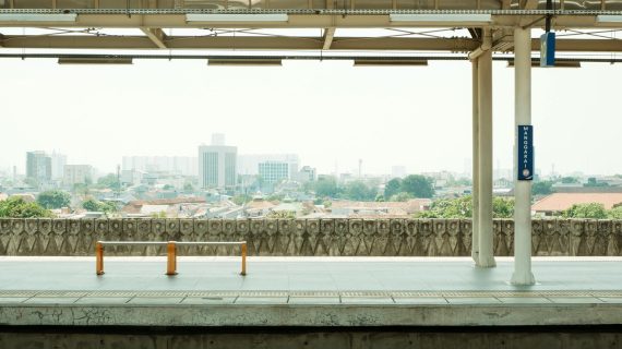 Jasa Peredam Suara Jakarta: 5 Pilihan vs DIY, Mana Lebih Efektif?