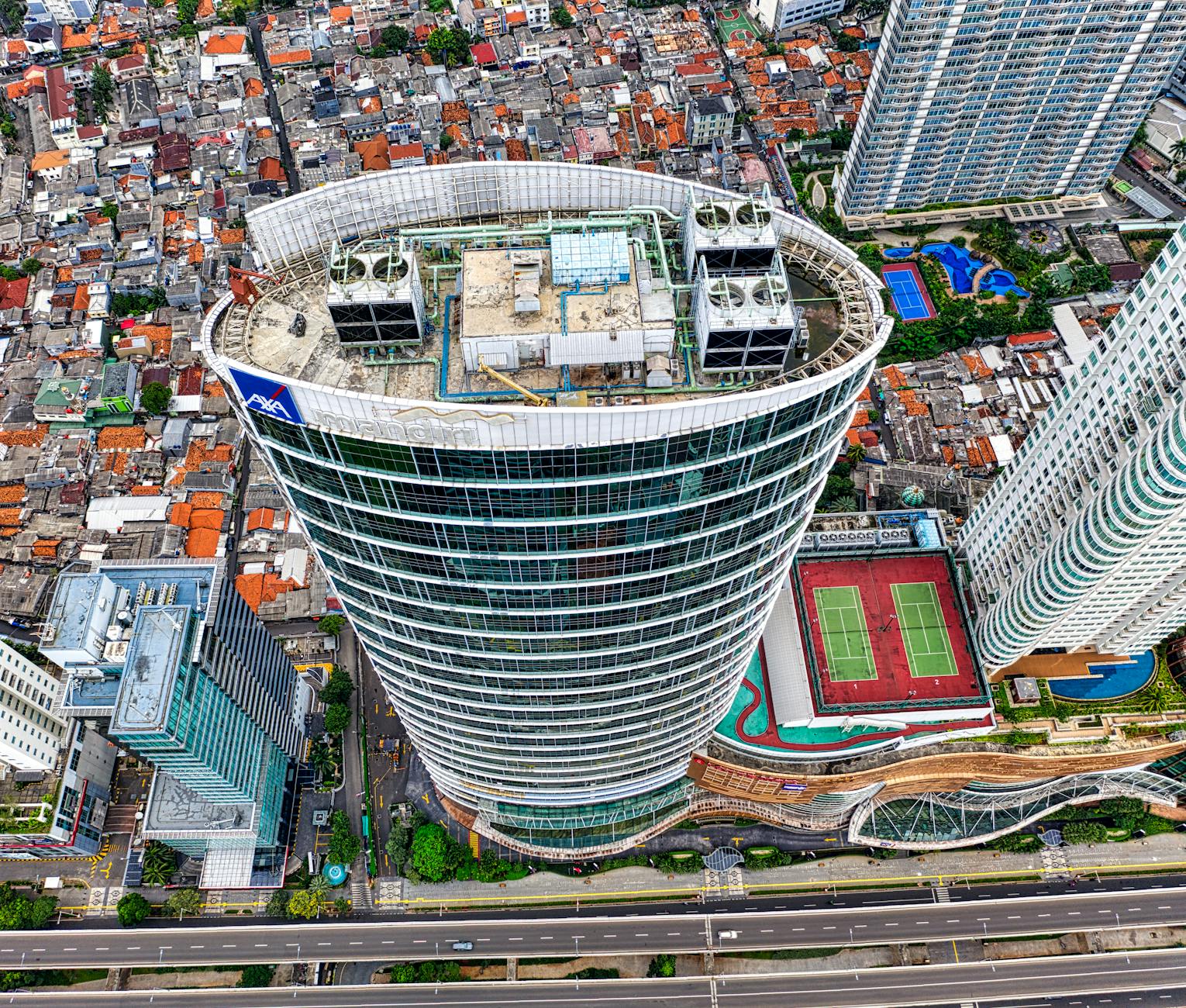 Kontraktor ruang kedap suara profesional ahli peredaman akustik ruangan musik dan studio.