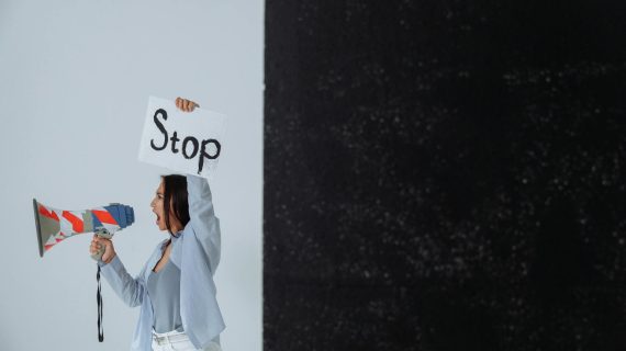 Misteri Rumah Sakit Bawah Tanah: Perbedaan Peredam vs Kedap Suara Terungkap!